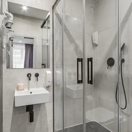 Lumina Near The Palace Of Culture