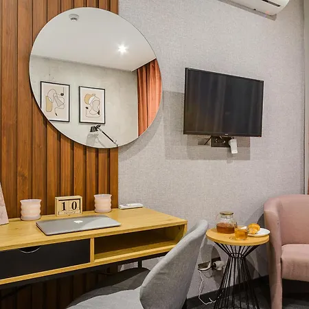 Lumina Near The Palace Of Culture * Βαρσοβία