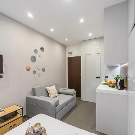 Lumina Near The Palace Of Culture