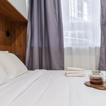 Lumina Near The Palace Of Culture Βαρσοβία