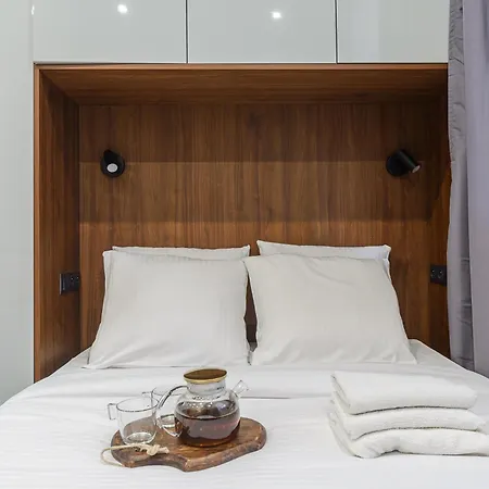 Lumina Near The Palace Of Culture Βαρσοβία