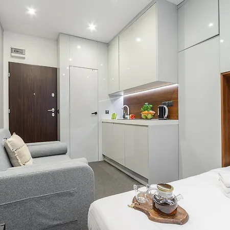 Lumina Near The Palace Of Culture * Βαρσοβία