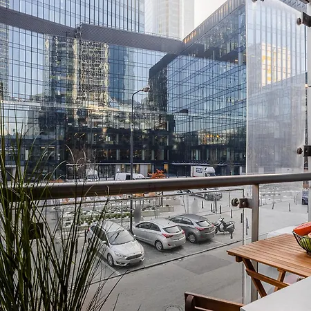 Lumina Near The Palace Of Culture