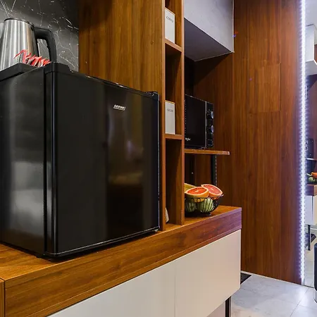 Lumina Near The Palace Of Culture *