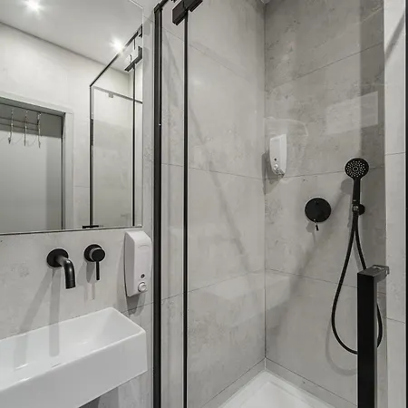 Lumina Near The Palace Of Culture *